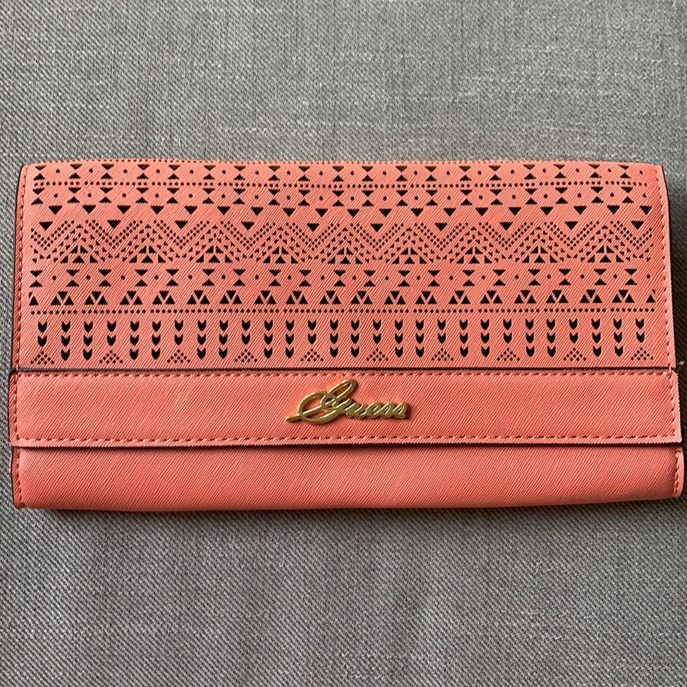 Guess Clutch for Spring/Summer